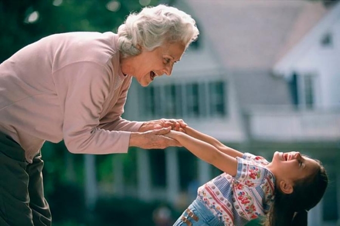4 речі, які насправді онукам може дати тільки бабуся - фото №1