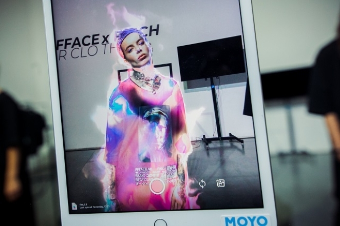 Мода и высокие технологии: как прошел показ полу-виртуальной одежды FFFACE x FINCH (ФОТО) - фото №2
