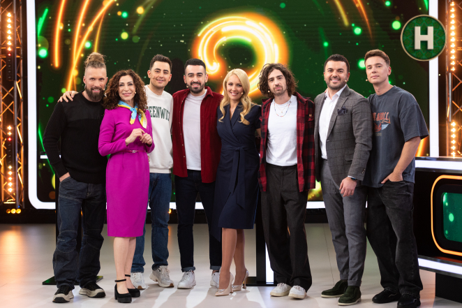 Участники 8 выпуска шоу "Еспит-2" с Лесей Никитюк - фото