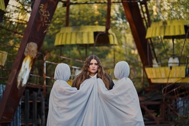 "Ніколи не відмовляються від своєї мрії": KAZKA про українську музику, конфлікти та проєкт "Звуки Чорнобиля" - фото №1
