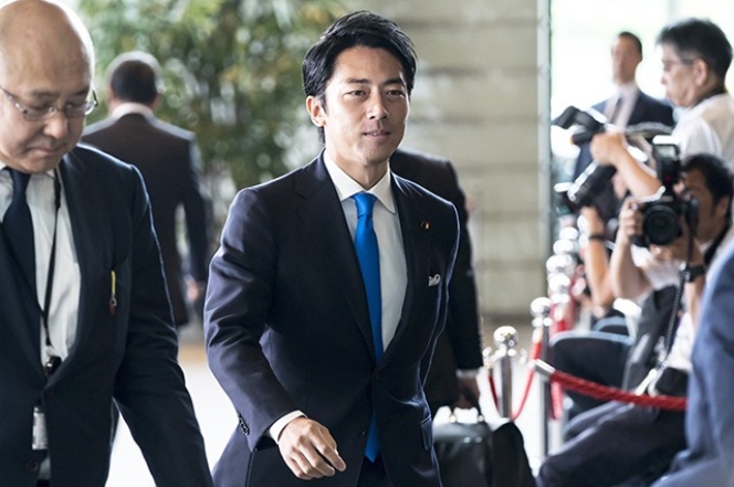 Впервые в истории Японии чиновник-мужчина уйдет в декрет - фото №1