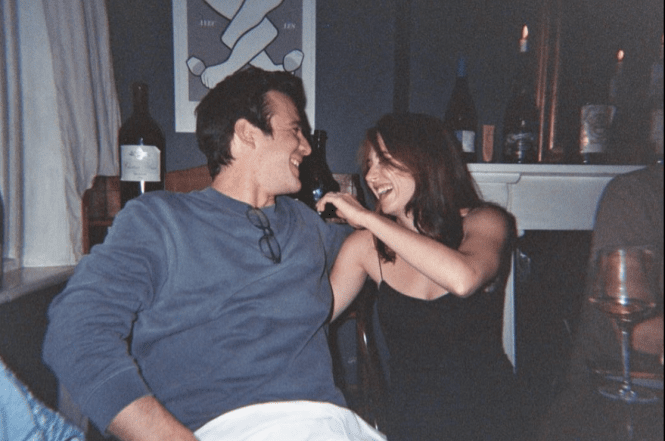 Люк Томпсон і його дівчина, фото