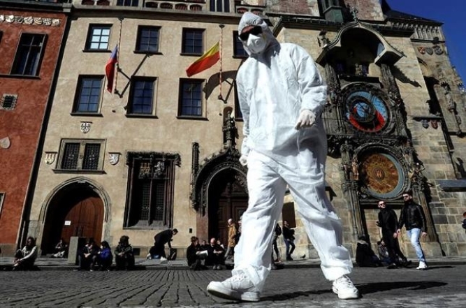 В Чехии снимают карантин: как страна будет возвращаться к нормальной жизни - фото №1