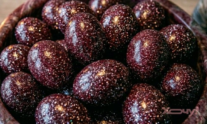 Естетика, натуральність та фантастичний колір: 5 способів пофарбувати яйця без хімічних барвників