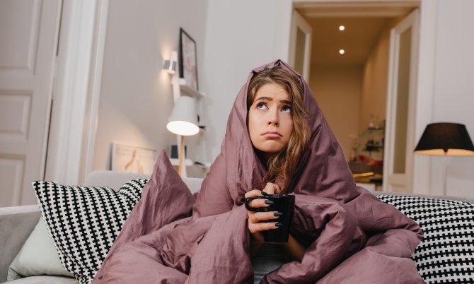 Матрас "ворует" ваше тепло ночью: что положить под простыню, чтобы было тепло спать