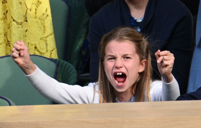 Принцеса Шарлотта видала всі свої емоції на Вімблдонському турнірі: кумедні фото - фото №6