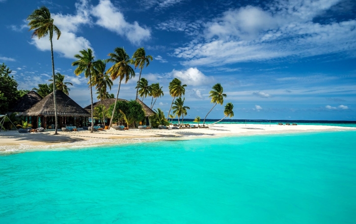 Карантин на Мальдивах: туристов приглашают на роскошный курорт для изоляции от коронавируса (видео) - фото №1