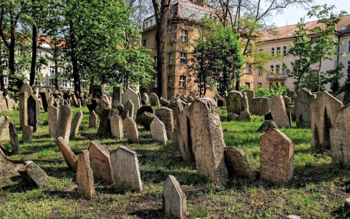 Не просто місця спочинку, а музеї під небом