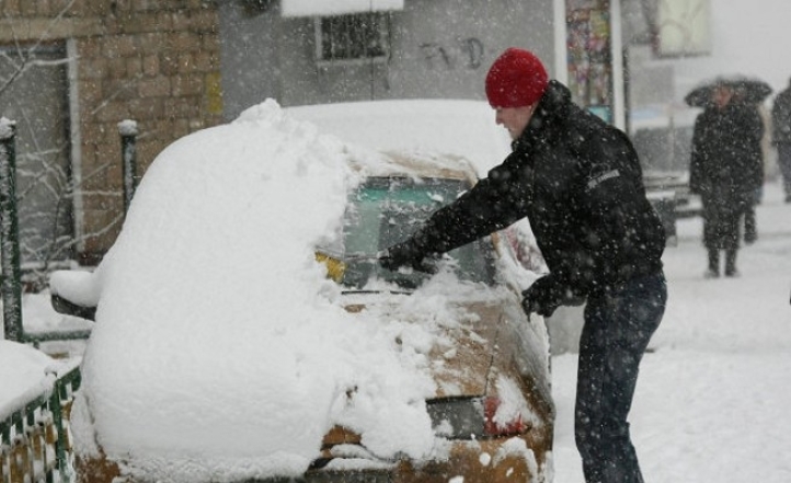 Как выбраться из снежной ловушки: что делать, если авто засыпало снегом - фото №2