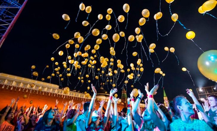 Как хорошо поблагодарить родителей на выпускной