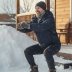 Не делайте себе хуже: как правильно чистить снег, чтобы не "выключить" спину в неделю