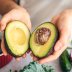 Колір має значення: шпаргалка, що допоможе обрати ідеальне авокадо для салатів та смузі (ФОТО)