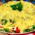 Шикарний “Дачний” салат, який хочеться їсти постійно: легка та яскрава страва (РЕЦЕПТ)