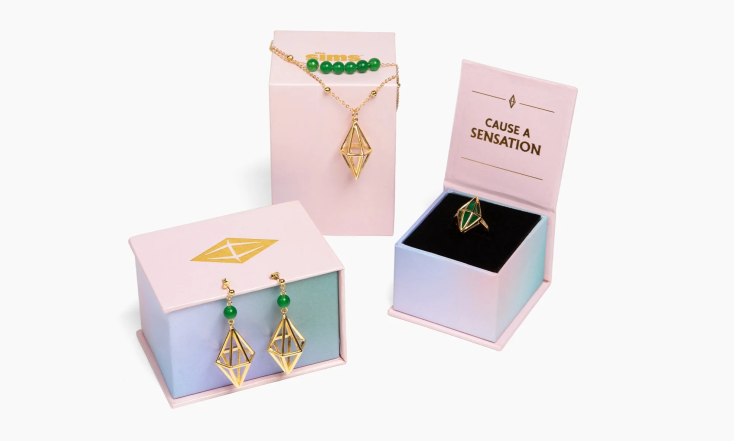 Особая коллекция Sims из пламбоб - все украшения продаются в специальных коробочках.