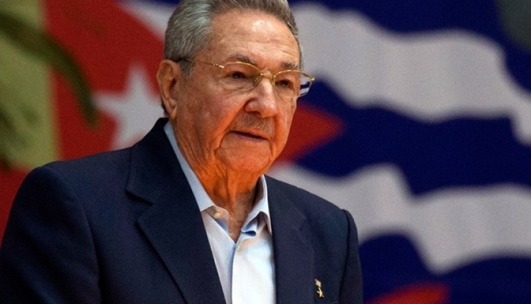 Лидер Кубы Рауль Кастро ушел в отставку - фото №1