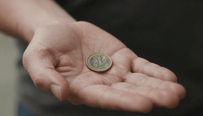 навіщо кладуть монету в пиріг