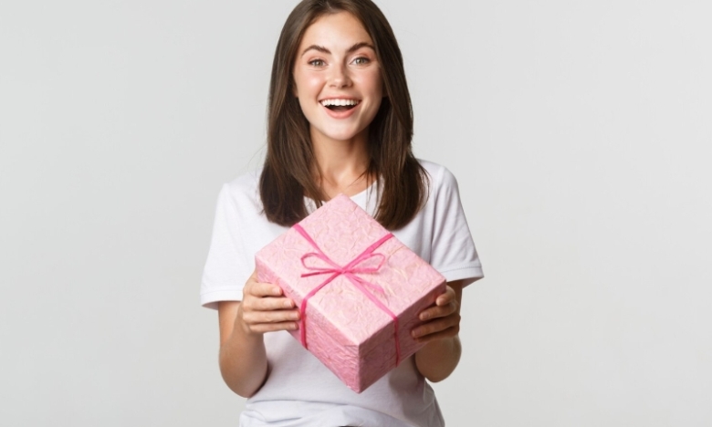 Что подарить начальнику на день рождения: идеи необычных подарков