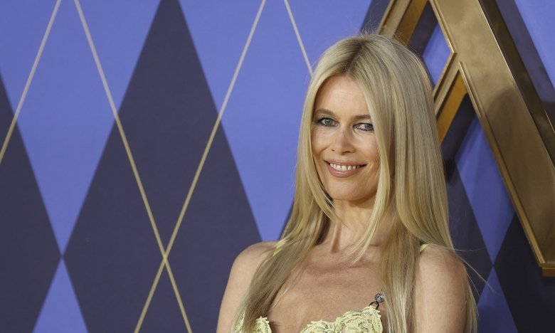 Клаудия Шиффер показала фигуру в боди - новые фото супермодели