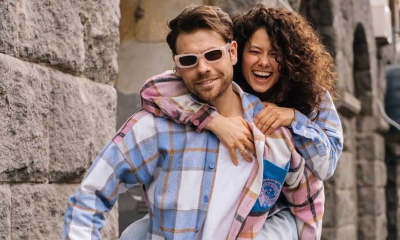 Артур Логай показав свою квартиру в Києві