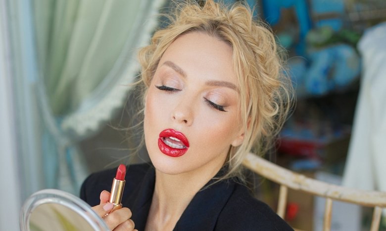 Оля Полякова "Украла" – новый сингл, ставший вторым хитом из будущего альбома "Женщина с интересным прошлым"