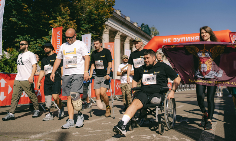 Первый безбарьерный марафон Новой почты в Киеве 22.09.2024 — фото и отчет