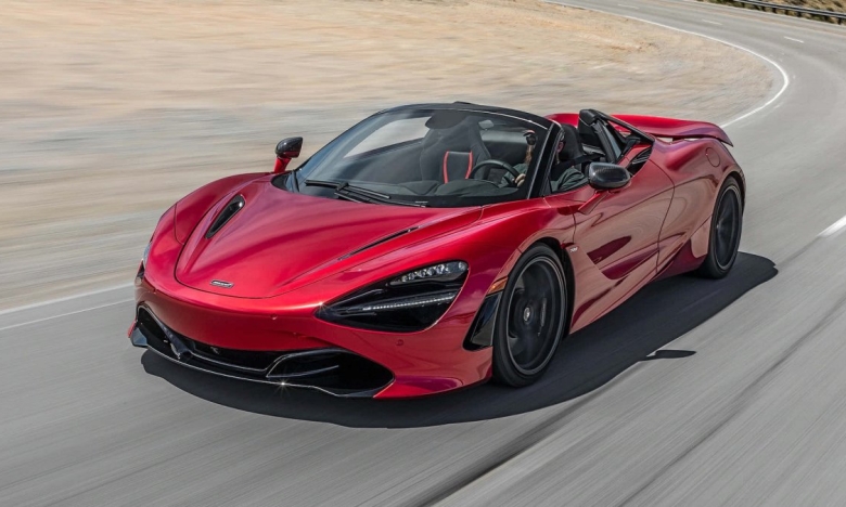 На фото красный McLaren