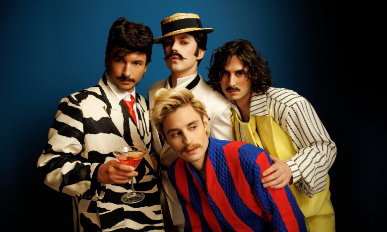 Будь здоров - Артем Пивоваров та Ziferblat підірвали мережу новим кліпом у стилі 70–90-х