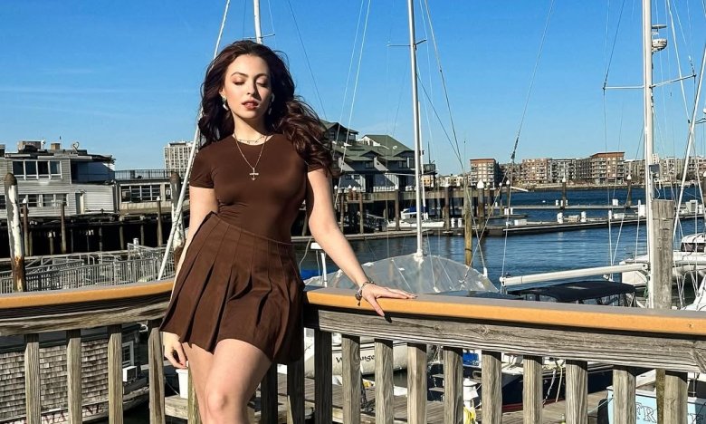 Маша Полякова переехала