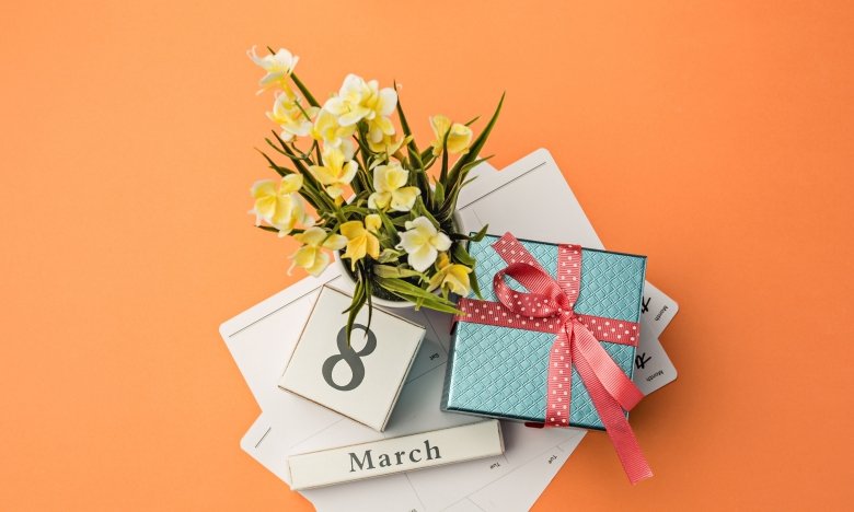 Как красиво поздравить с праздником 8 Марта