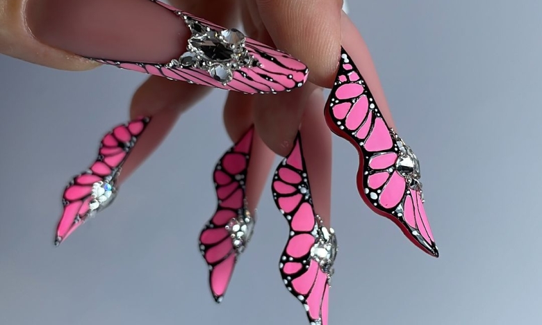 Ногти во форме бабочки, фото