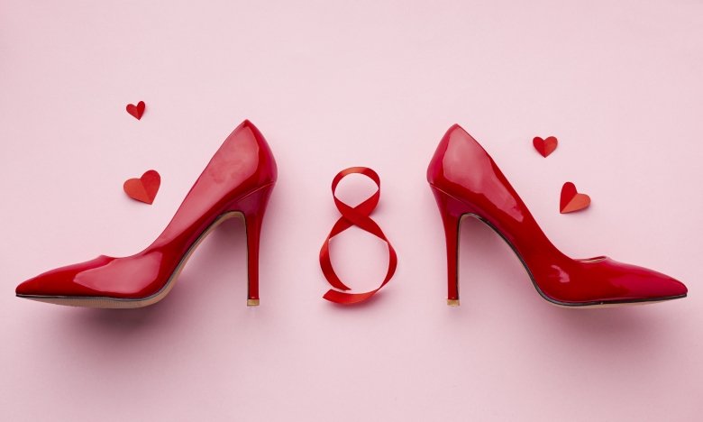 Как оригинально поздравить с 8 Марта