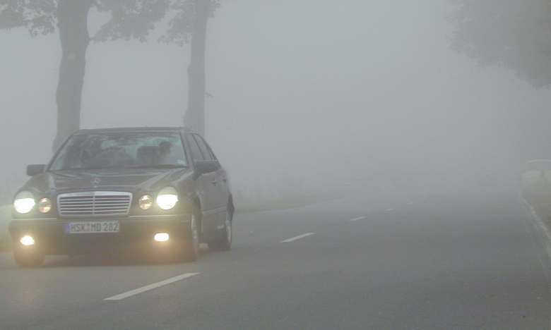 Правила для вождения авто во время тумана