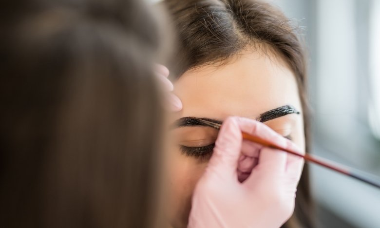 Двойное окрашивание бровей - в чем суть процедуры