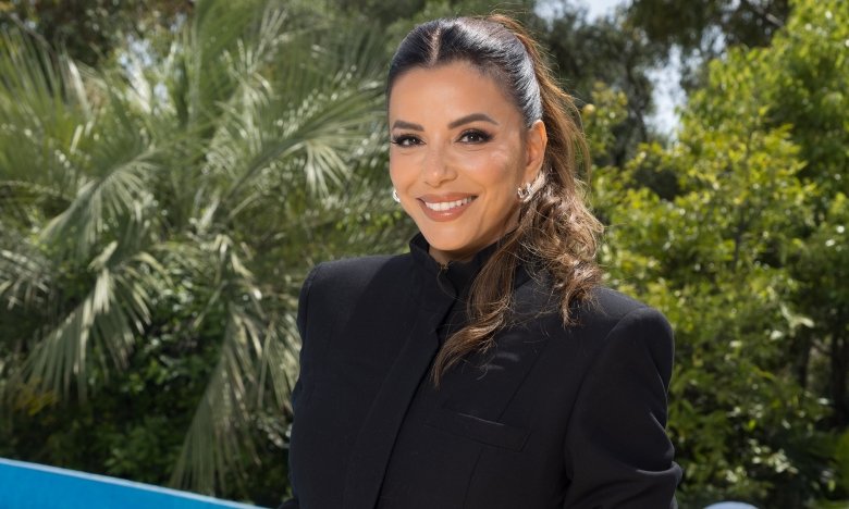 Єва Лонгорія показала фігуру в бікіні - нові фото акторки