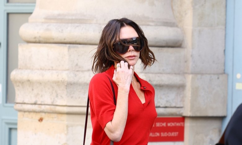 Вікторія Бекхем показала, з чим носити трикотажне поло