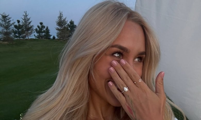 Даша Квиткова после помолвки показала кольцо с бриллиантом