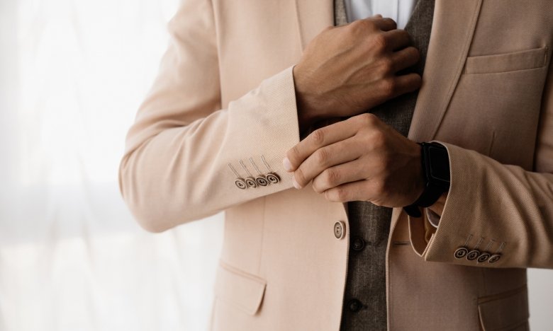 Ґудзики на піджаках — чи потрібні вони?