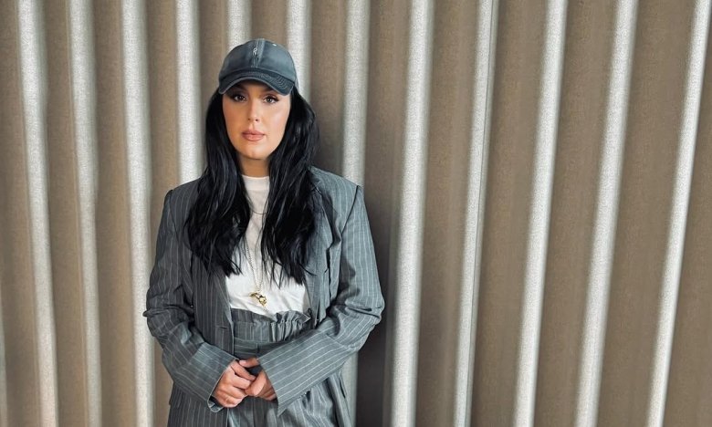 Джамала примерила костюм и бейсболку от украинских дизайнеров – новые фото певицы
