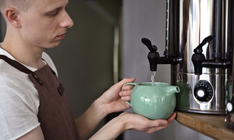 Що означає набирати воду уві сні