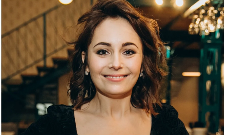 Үлкен әтештері бар дөрекі порно