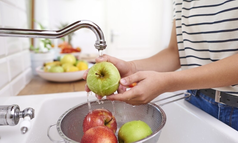 Чи миють овочі та фрукти перед споживанням