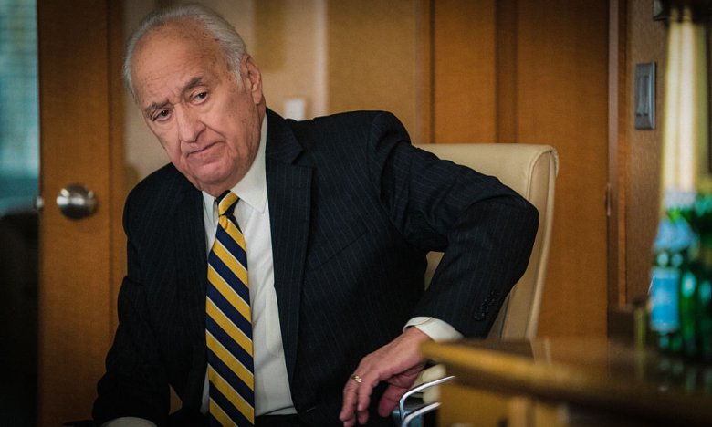 Джерри Адлер умер