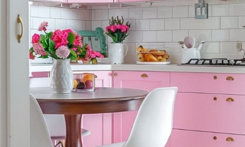 Розовая мебель для кухни, фото