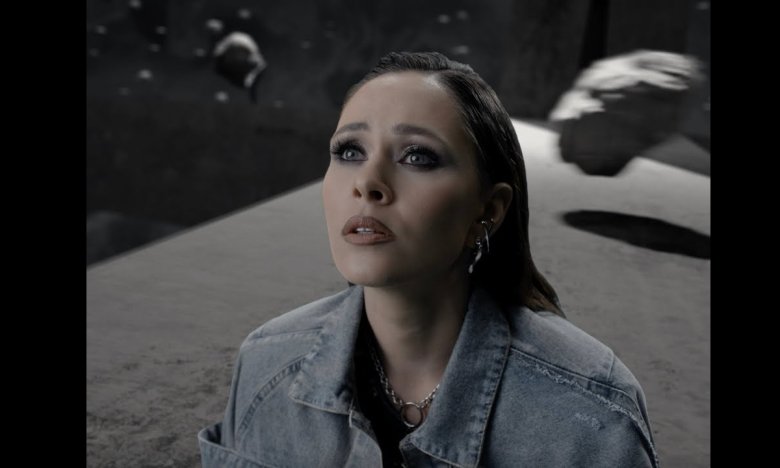 Юлия Санина в клипе Tenderness