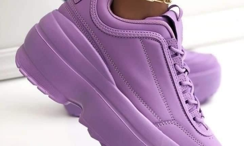 Фиолетовые кроссовки, фото