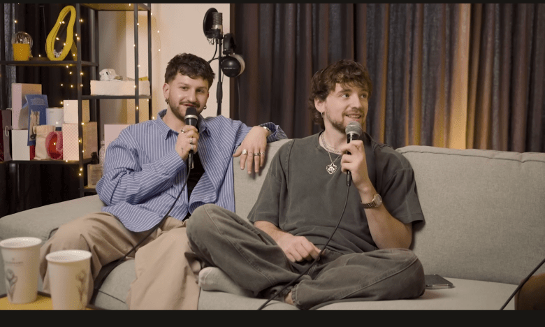 Учасники гурту MOLODI в студії подкасту “Gloster FM”