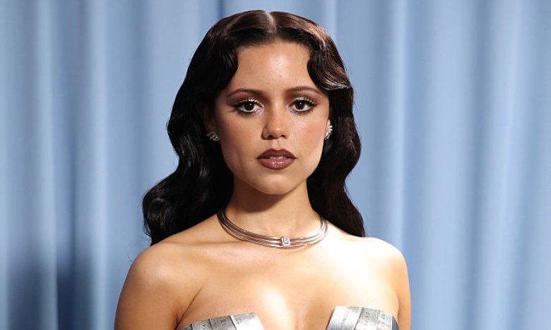 Дженна Ортега записала відеозвернення до прихильників з України