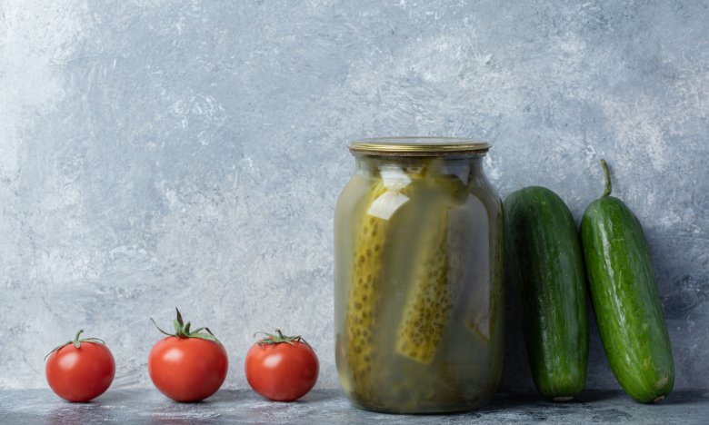 как закрыть на зиму квашеные огурцы