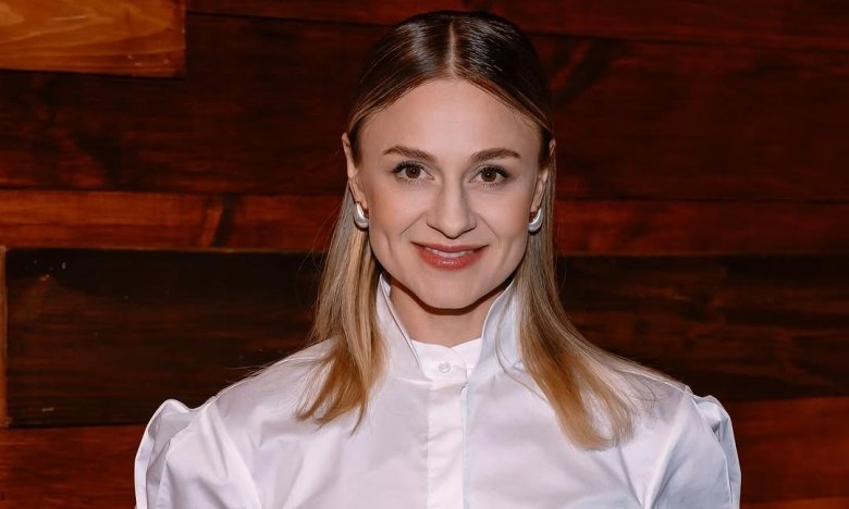 Ольга Мартыновская показала разрушенную квартиру после ночной атаки