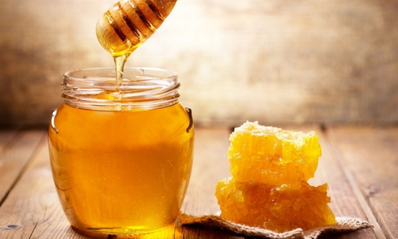 Як мед допоможе на городі